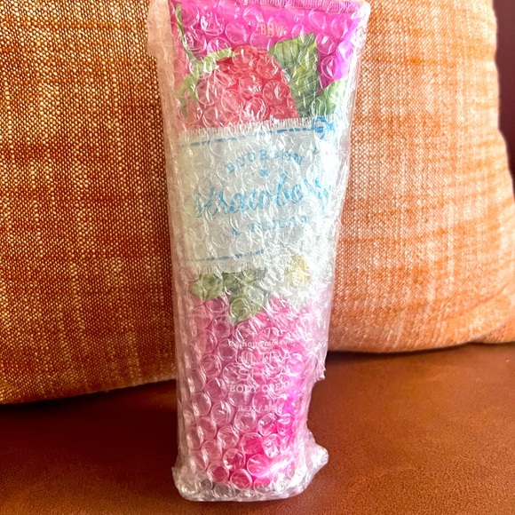 BBW Bourbon Strawberry & Vanilla Body Cream - Picture 1 of 1